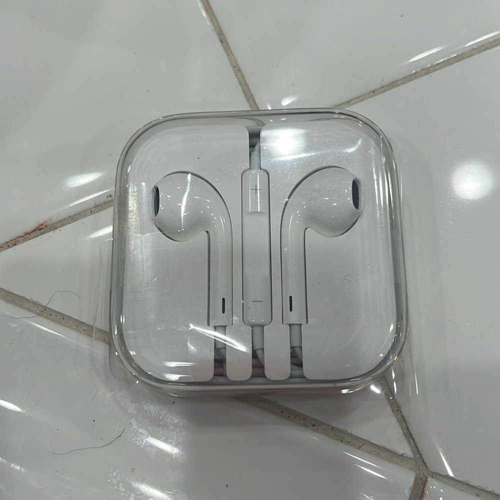 Wired Apple Headphones (AUX) - NWOT